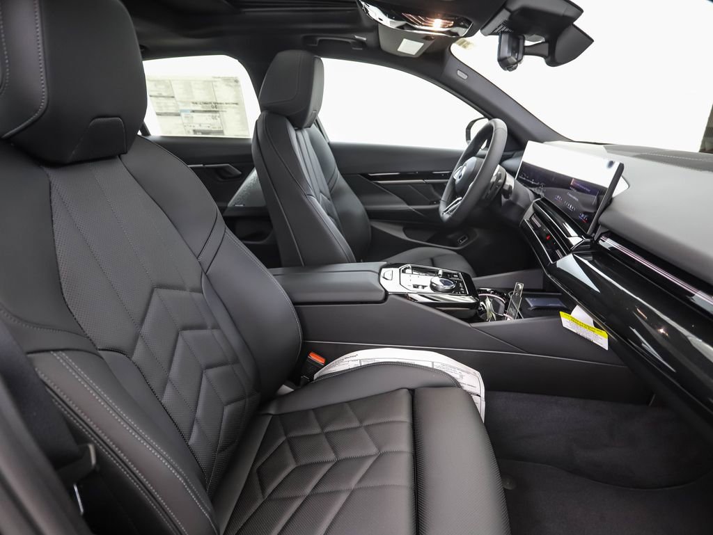 New 2026 BMW 530i xDrive w/ M Sport Package image 31