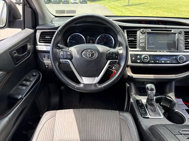 Used 2019 Toyota Highlander Plus AWD/4WD image 19