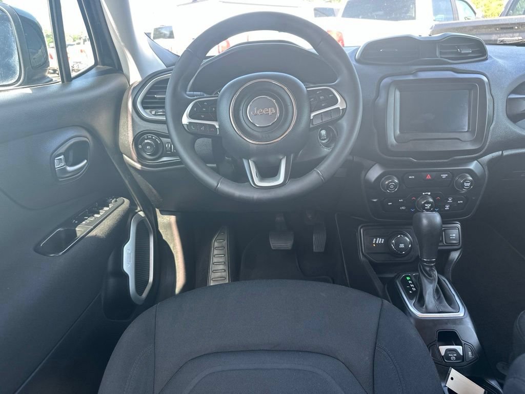 Used 2018 Jeep Renegade Latitude AWD/4WD image 19