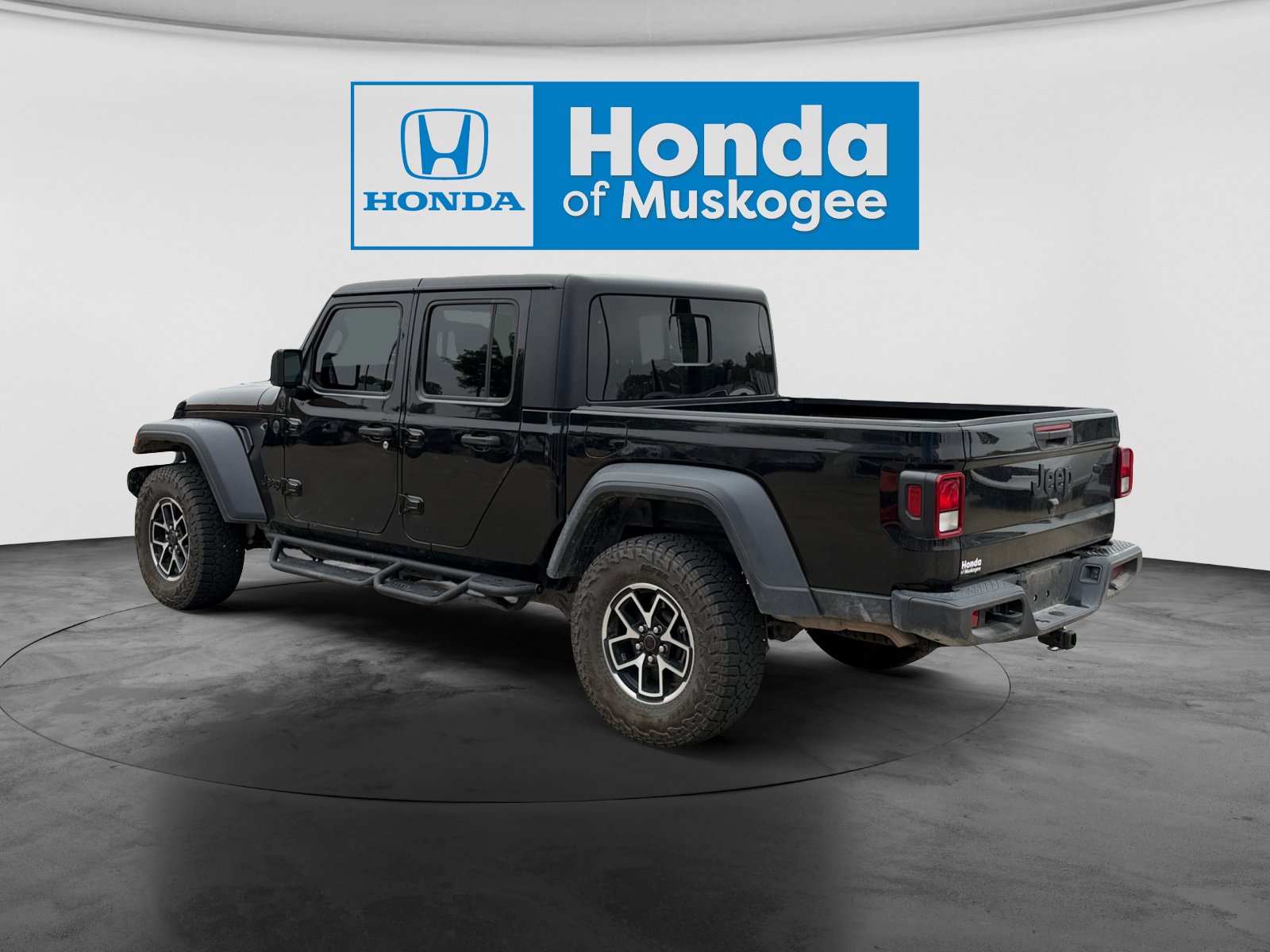 Used 2023 Jeep Gladiator Sport AWD/4WD image 7