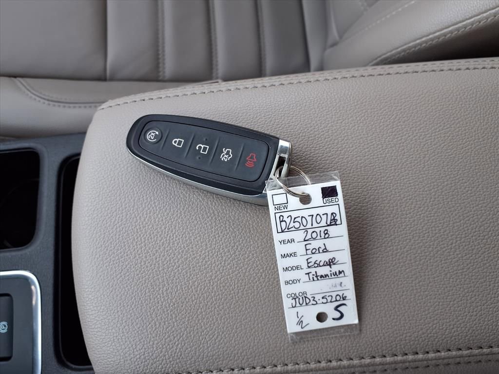 Used 2018 Ford Escape Titanium w/ Ford Safe & Smart Package image 13