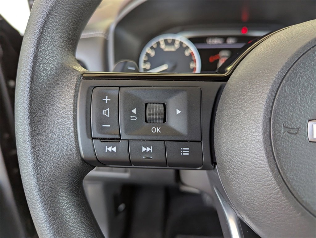 Used 2023 Nissan Rogue SV image 21