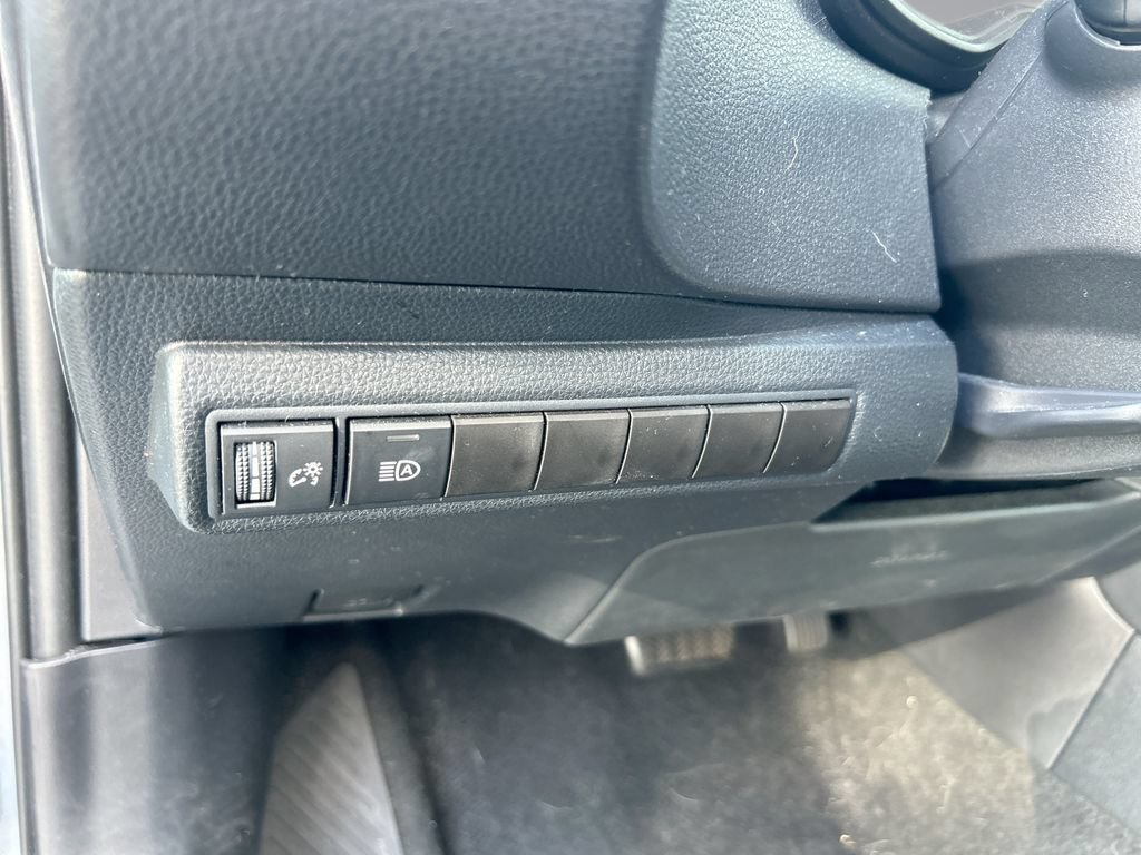 Used 2023 Toyota Corolla LE FWD image 13