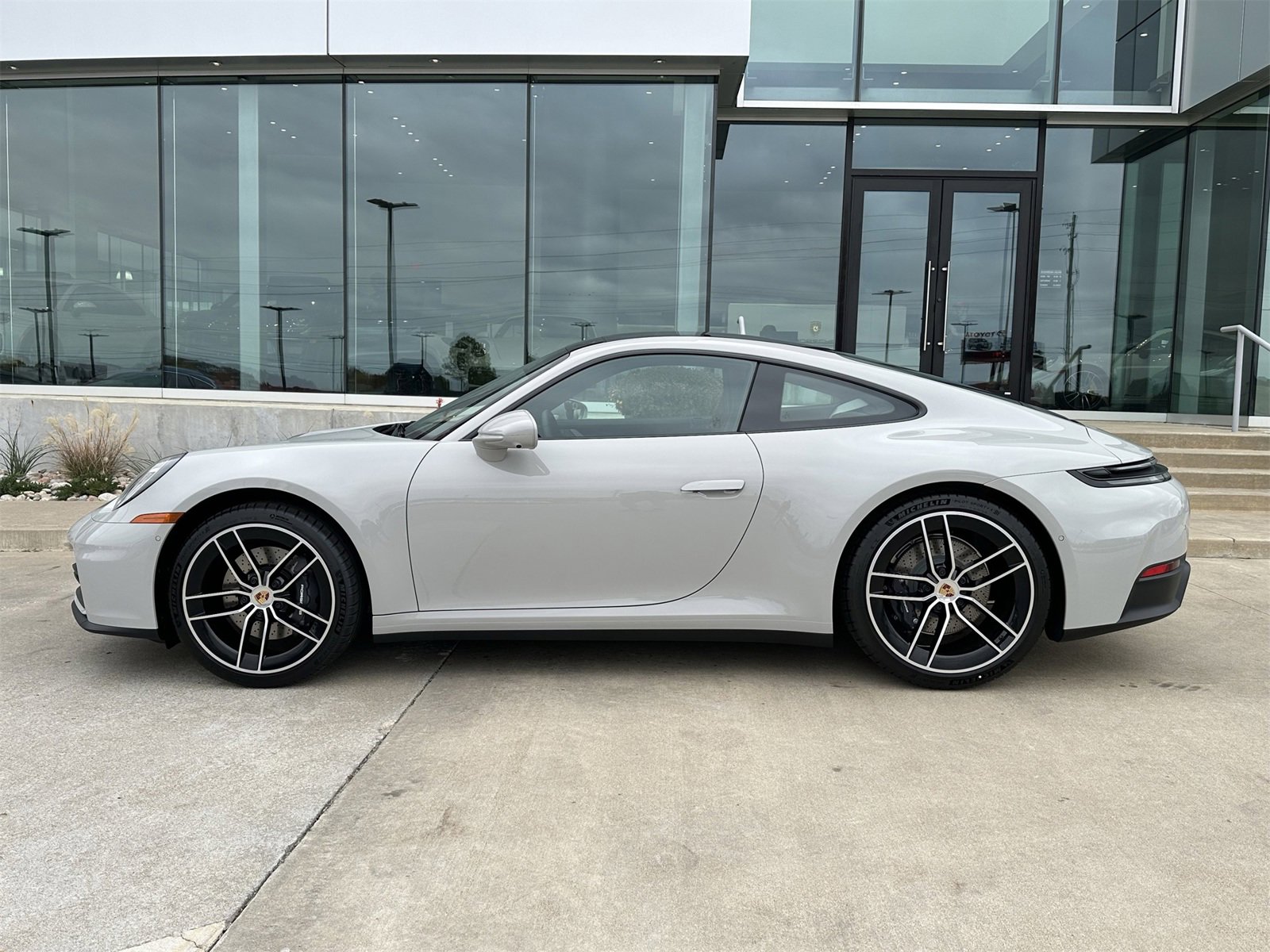 New 2026 Porsche 911 Carrera image 2