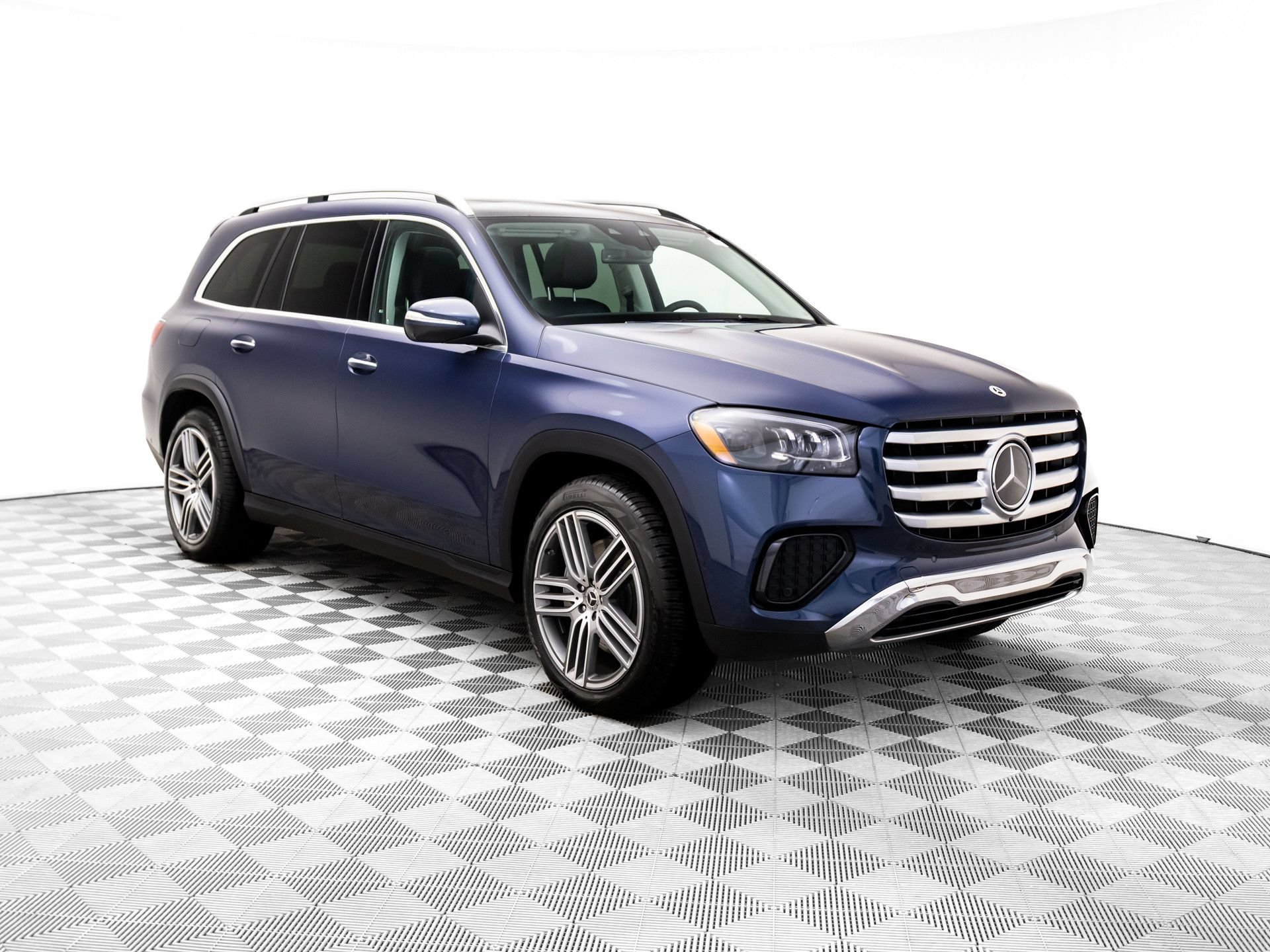 New 2026 Mercedes-Benz GLS 450 4MATIC image 7