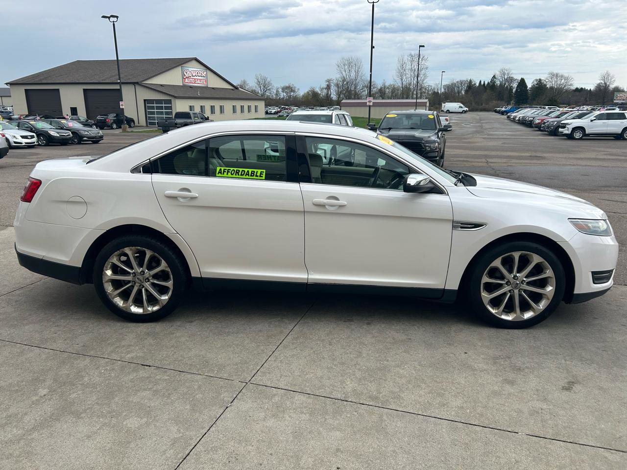 Used 2013 Ford Taurus Limited image 4