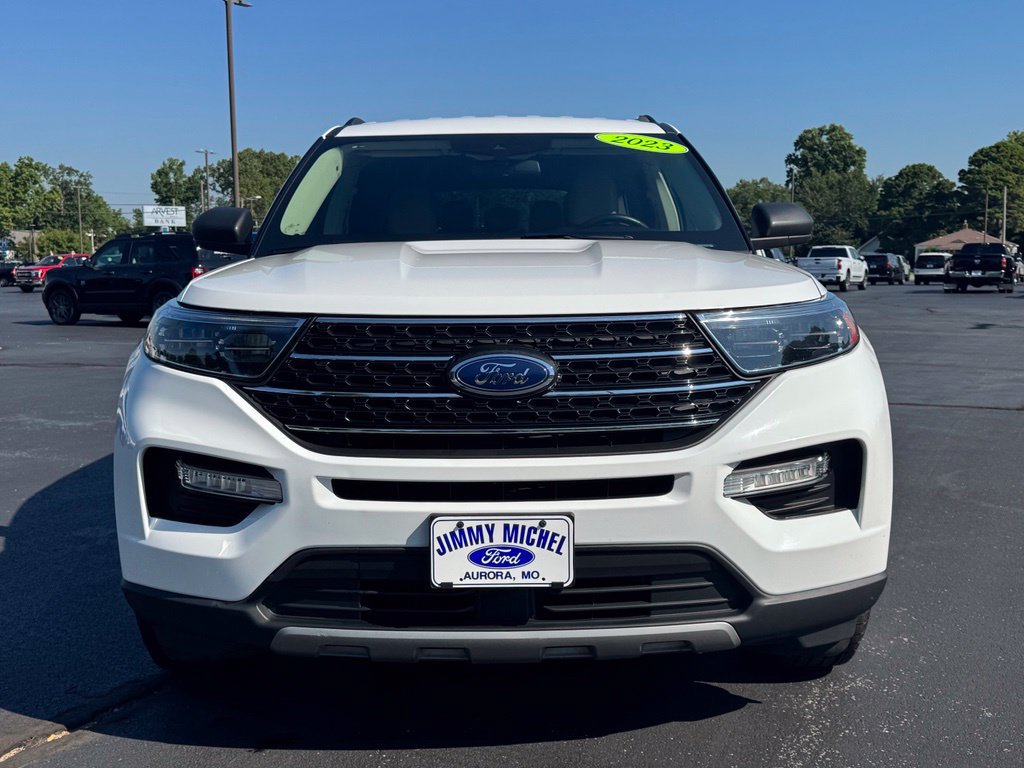Used 2023 Ford Explorer XLT w/ Equipment Group 202A AWD/4WD image 32
