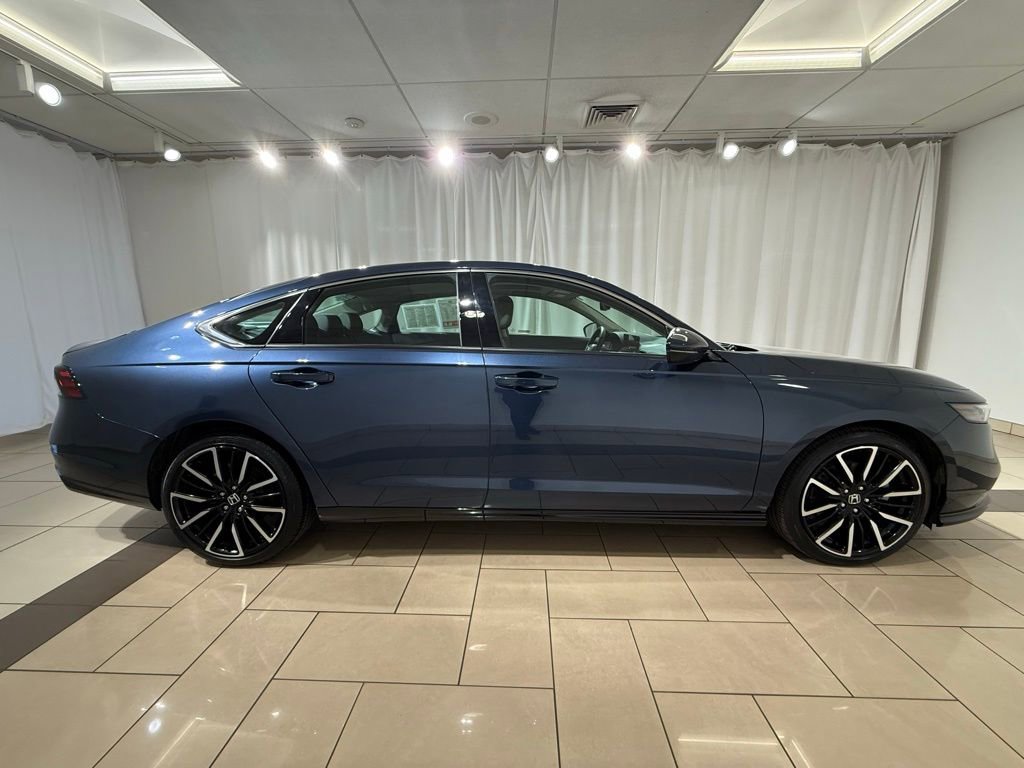 Used 2024 Honda Accord Touring image 6