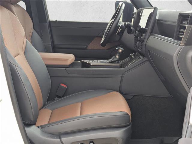 Used 2024 Lexus GX 550 w/ Accessory Package (Z1) AWD/4WD image 23