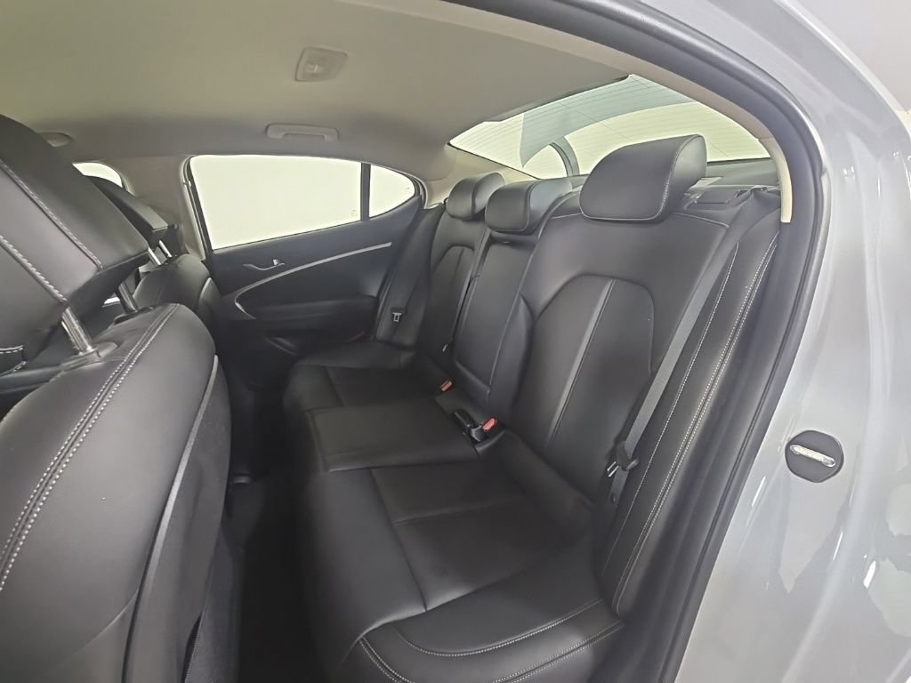 Used 2023 Genesis G70 2.0T RWD image 25