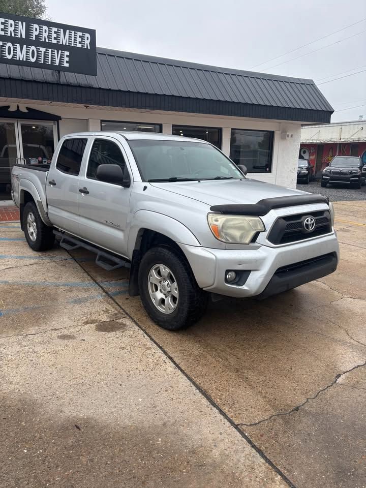 Used 2013 Toyota Tacoma 4x4 Double Cab w/ TRD Off-Road Pkg image 3