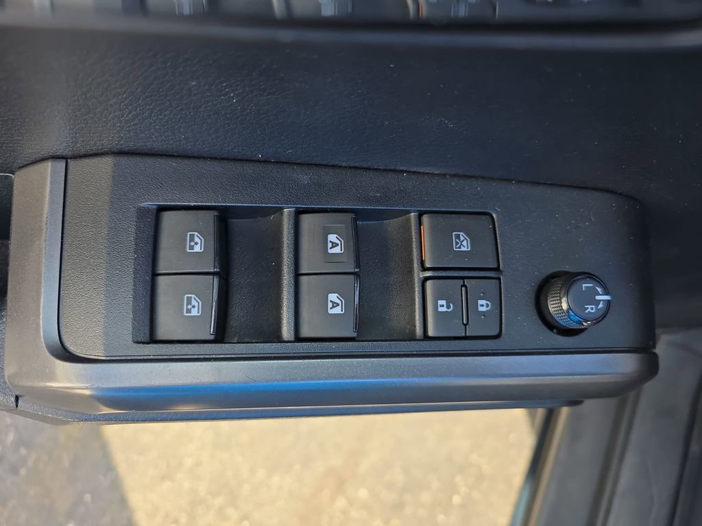 Certified 2021 Toyota Tacoma TRD Off-Road AWD/4WD image 29
