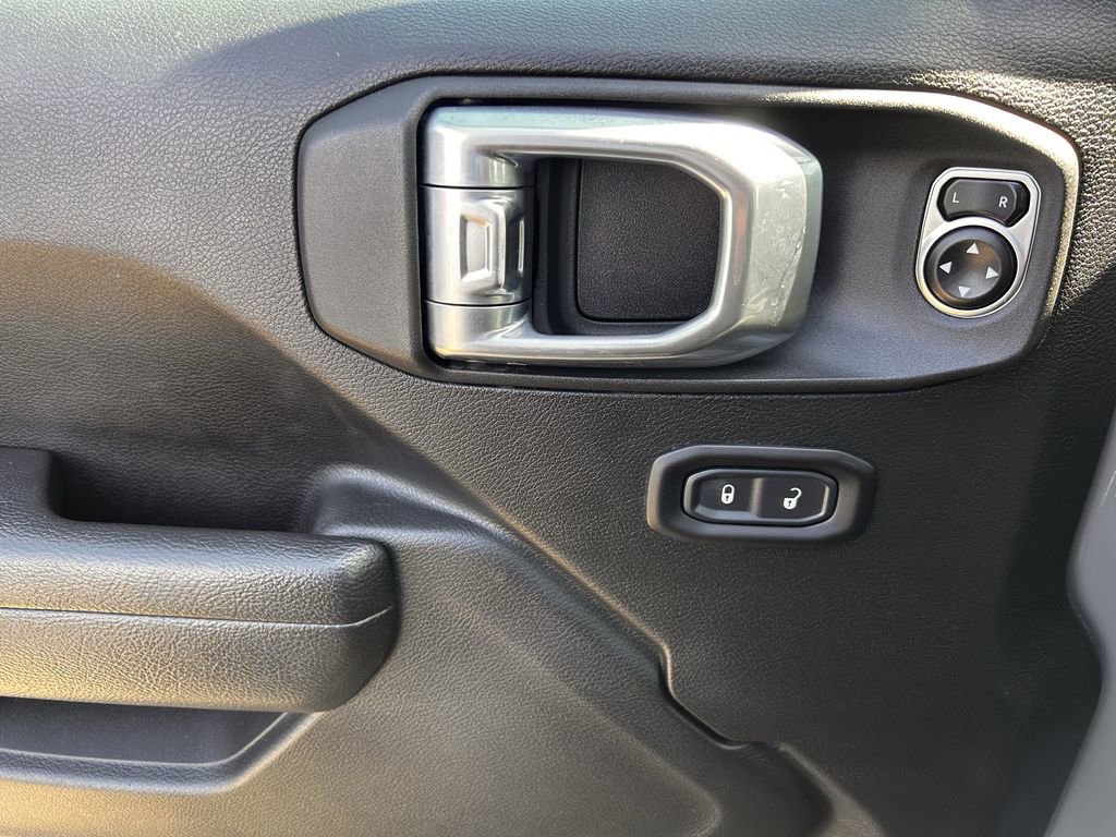 Used 2022 Jeep Gladiator Mojave w/ Trailer Tow Package image 27