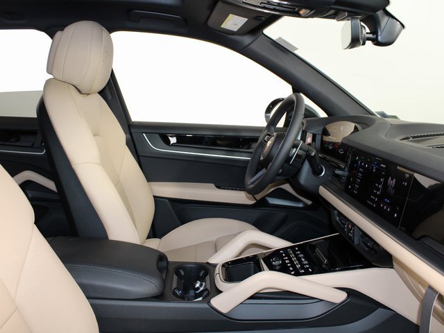New 2025 Porsche Cayenne image 25