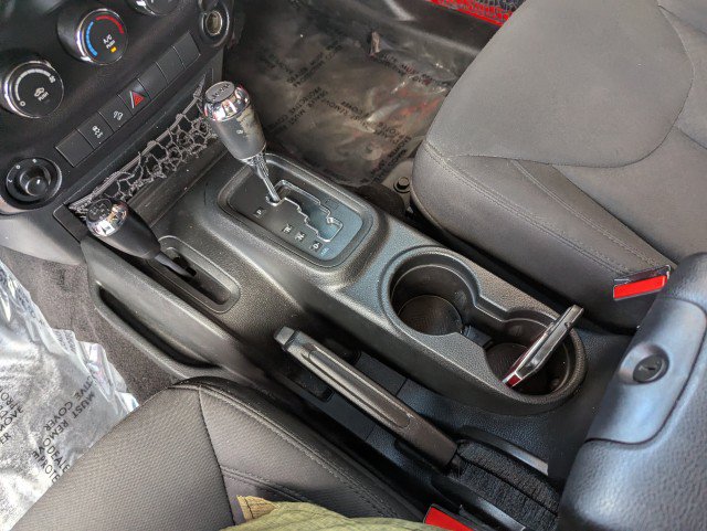 Used 2018 Jeep Wrangler Unlimited Sport S AWD/4WD image 16