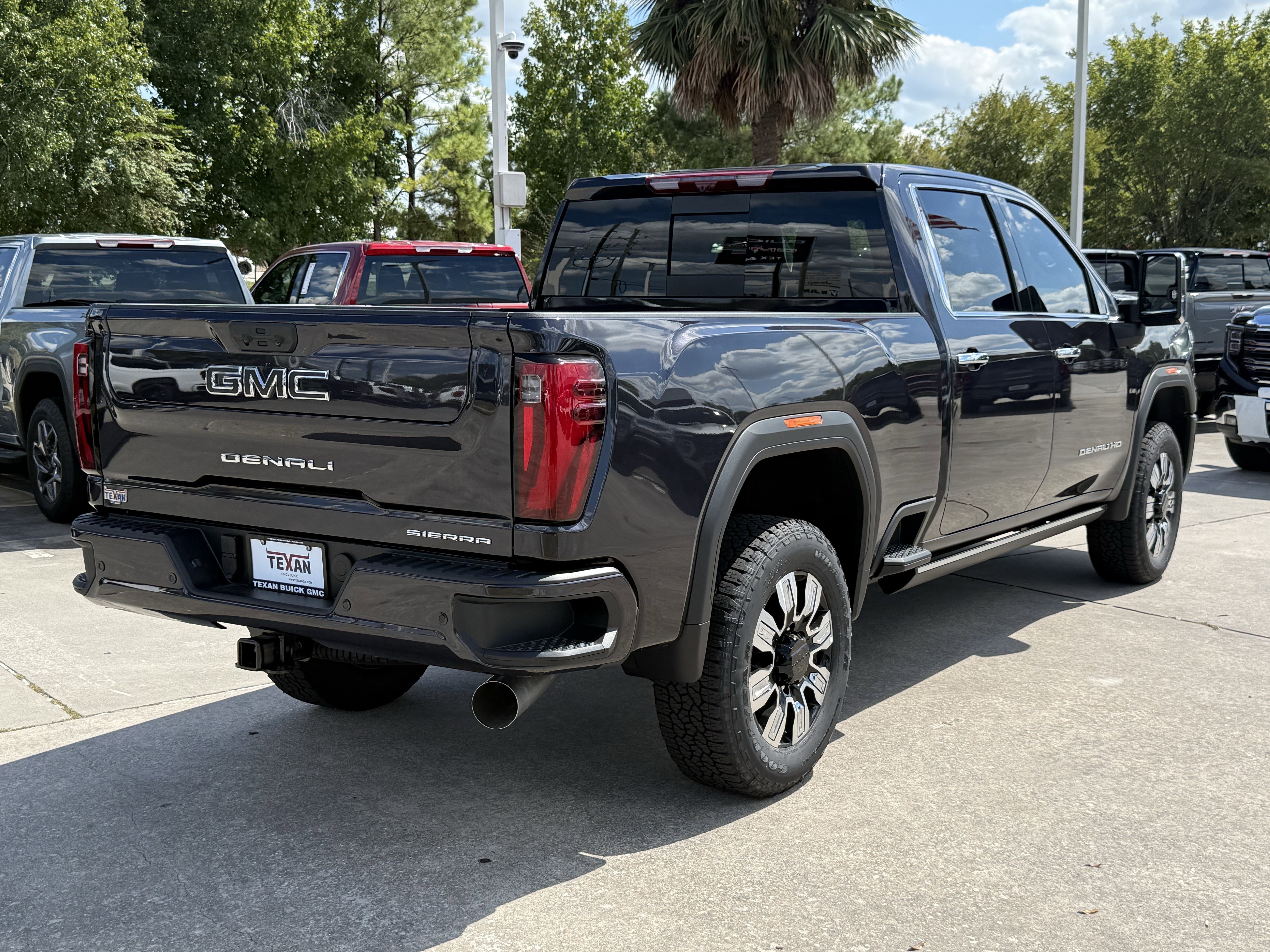 New 2026 GMC Sierra 2500 Denali w/ Denali Reserve Package image 5