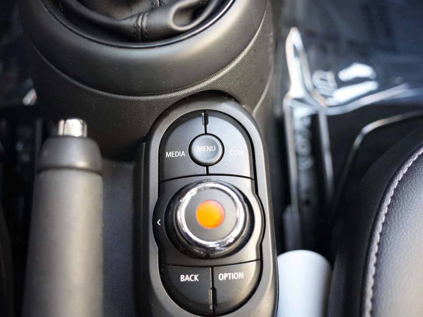 Used 2019 MINI Cooper 4-Door Hardtop FWD image 26