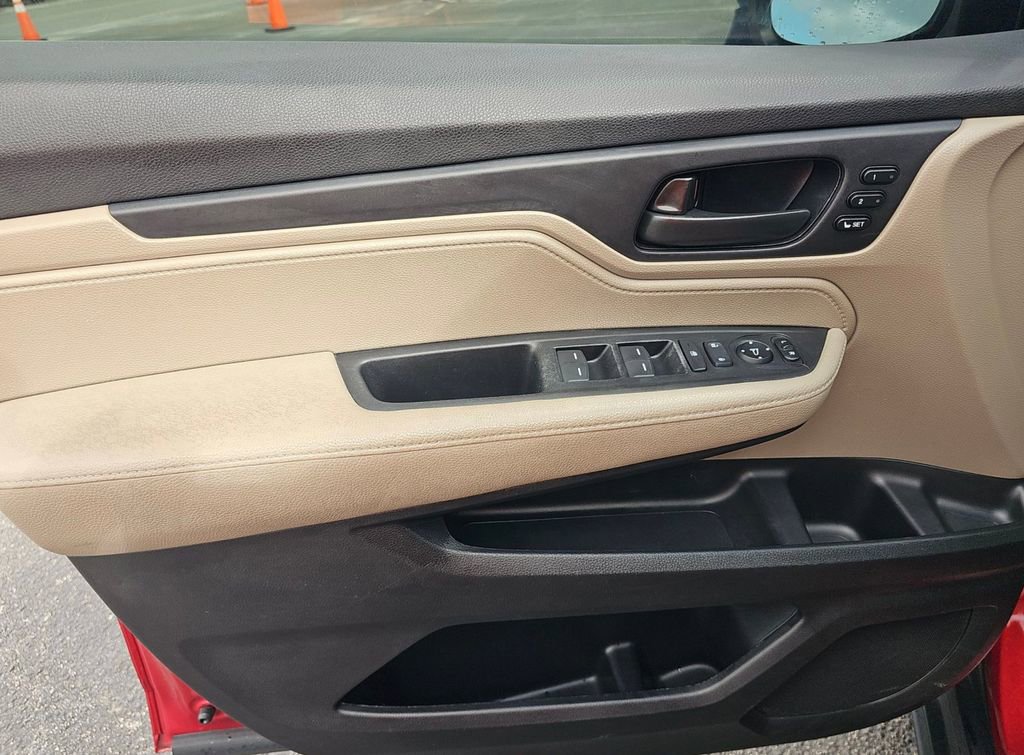 Used 2023 Honda Odyssey EX-L image 18