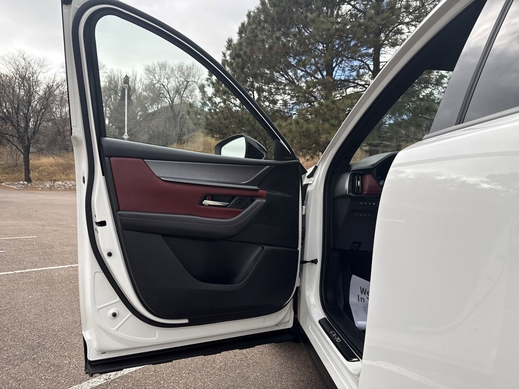 Used 2025 MAZDA CX-70 Plug-In Hybrid w/ Premium Plus image 9