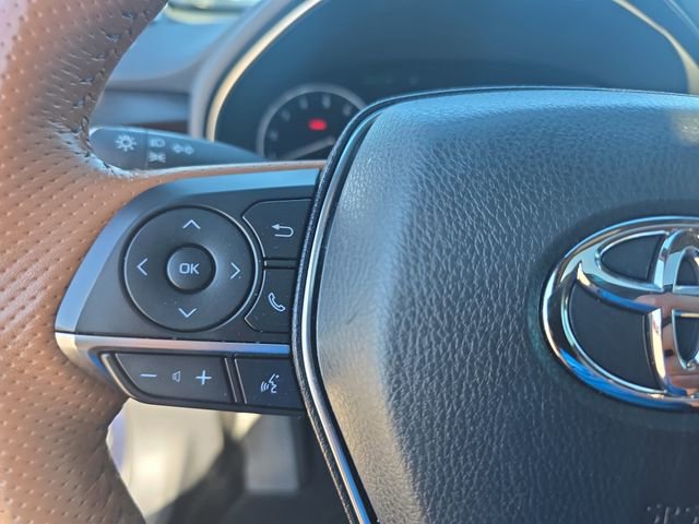 Used 2019 Toyota Avalon Limited image 16