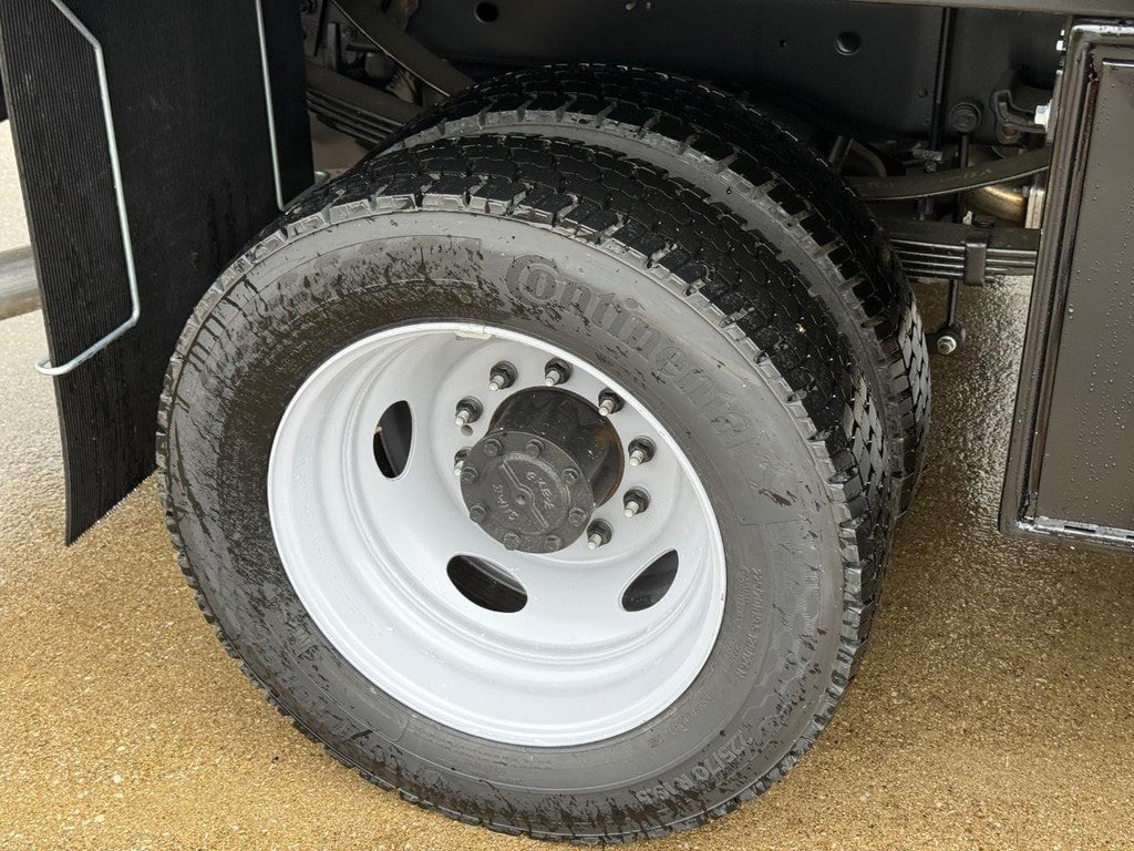 New 2025 Ford F450 XL w/ XL Chrome Package AWD/4WD image 6