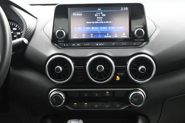 Used 2025 Nissan Sentra S w/ Lighting Package FWD image 12