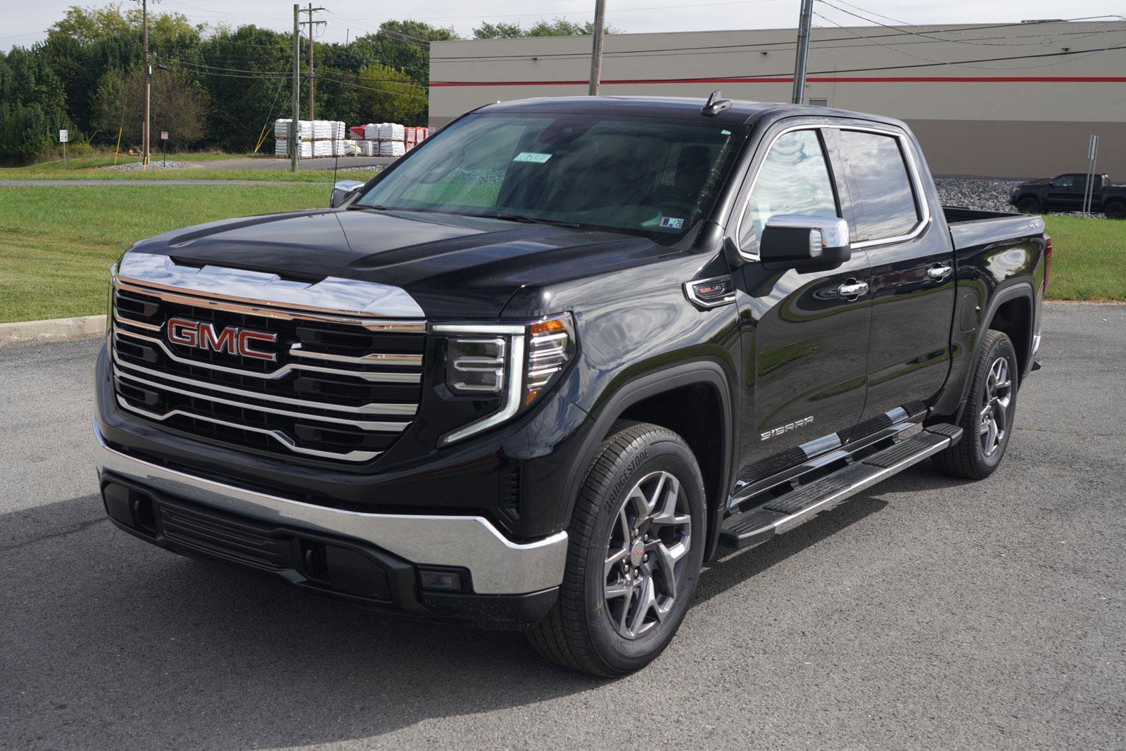 New 2026 GMC Sierra 1500 SLT w/ SLT Premium Package image 9