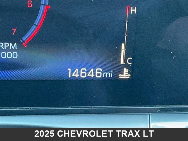 Used 2025 Chevrolet Trax LT w/ LT Convenience Package image 23