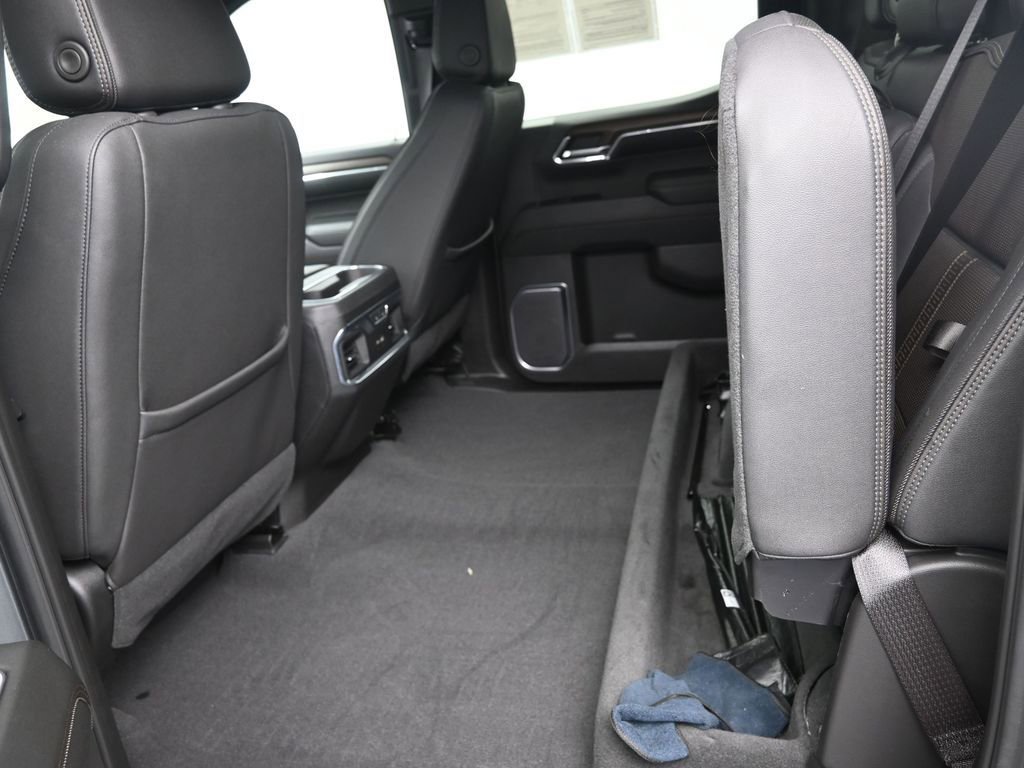 Used 2024 Chevrolet Silverado 1500 High Country RWD image 11