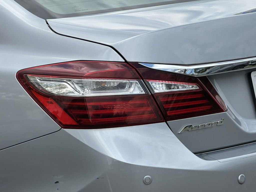Used 2016 Honda Accord EX-L image 8