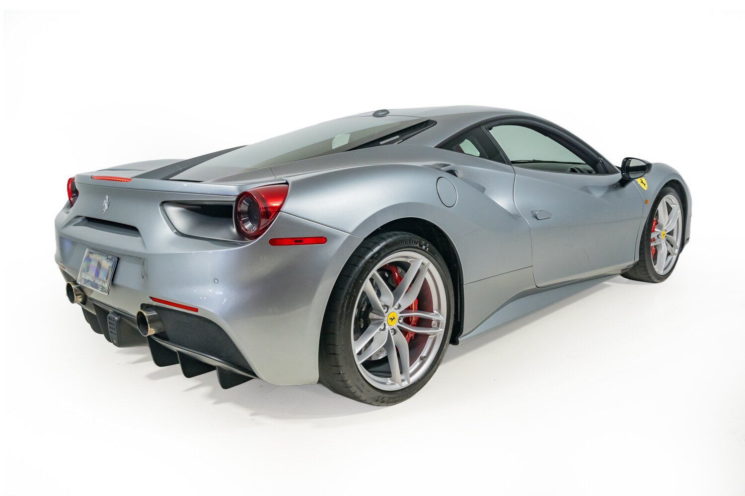 Used 2017 Ferrari 488 GTB RWD image 9