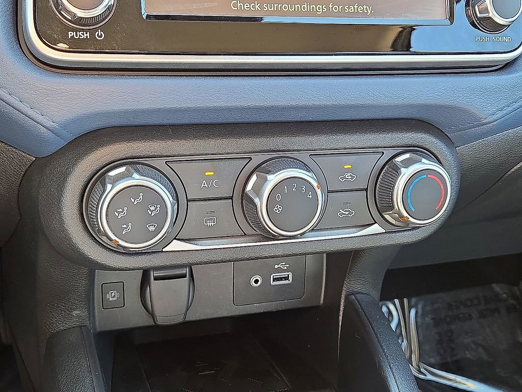 Used 2025 Nissan Versa SV image 27