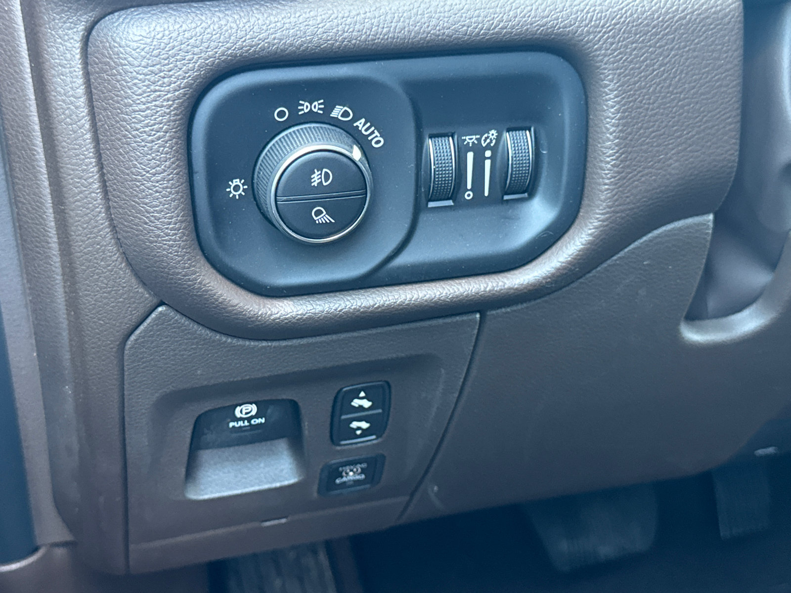 Used 2026 RAM 1500 Laramie w/ Bed Utility Group AWD/4WD image 32