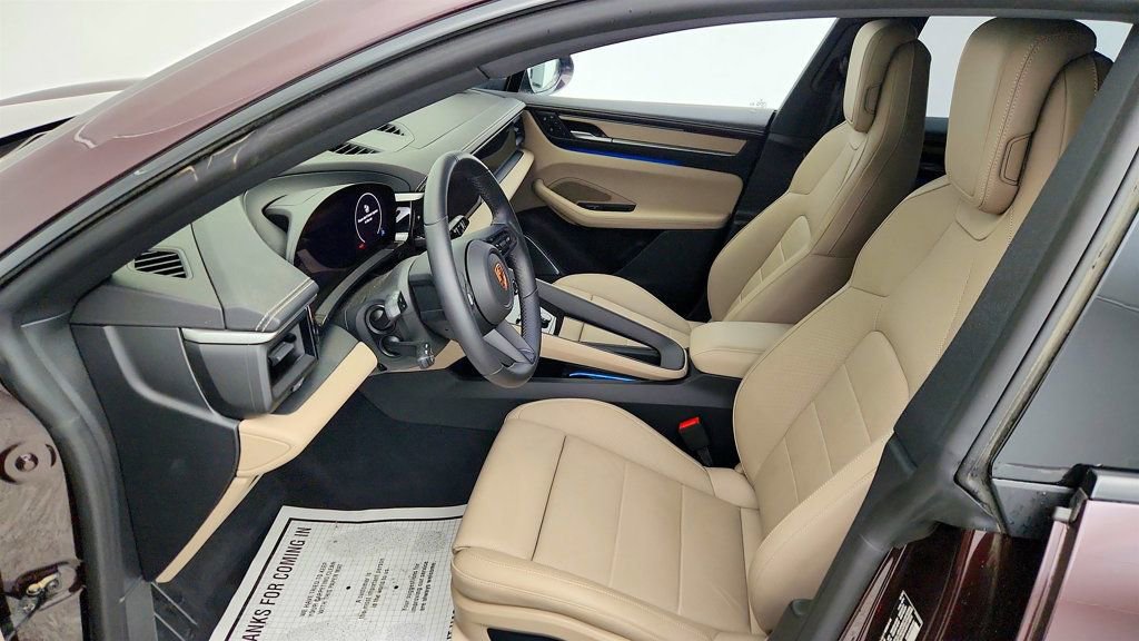 Used 2025 Porsche Macan 4S Electric image 22