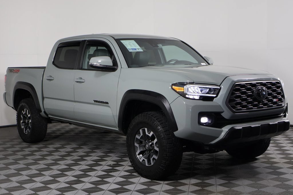 Used 2023 Toyota Tacoma TRD Off-Road w/ TRD Premium Off Road Package AWD/4WD image 3