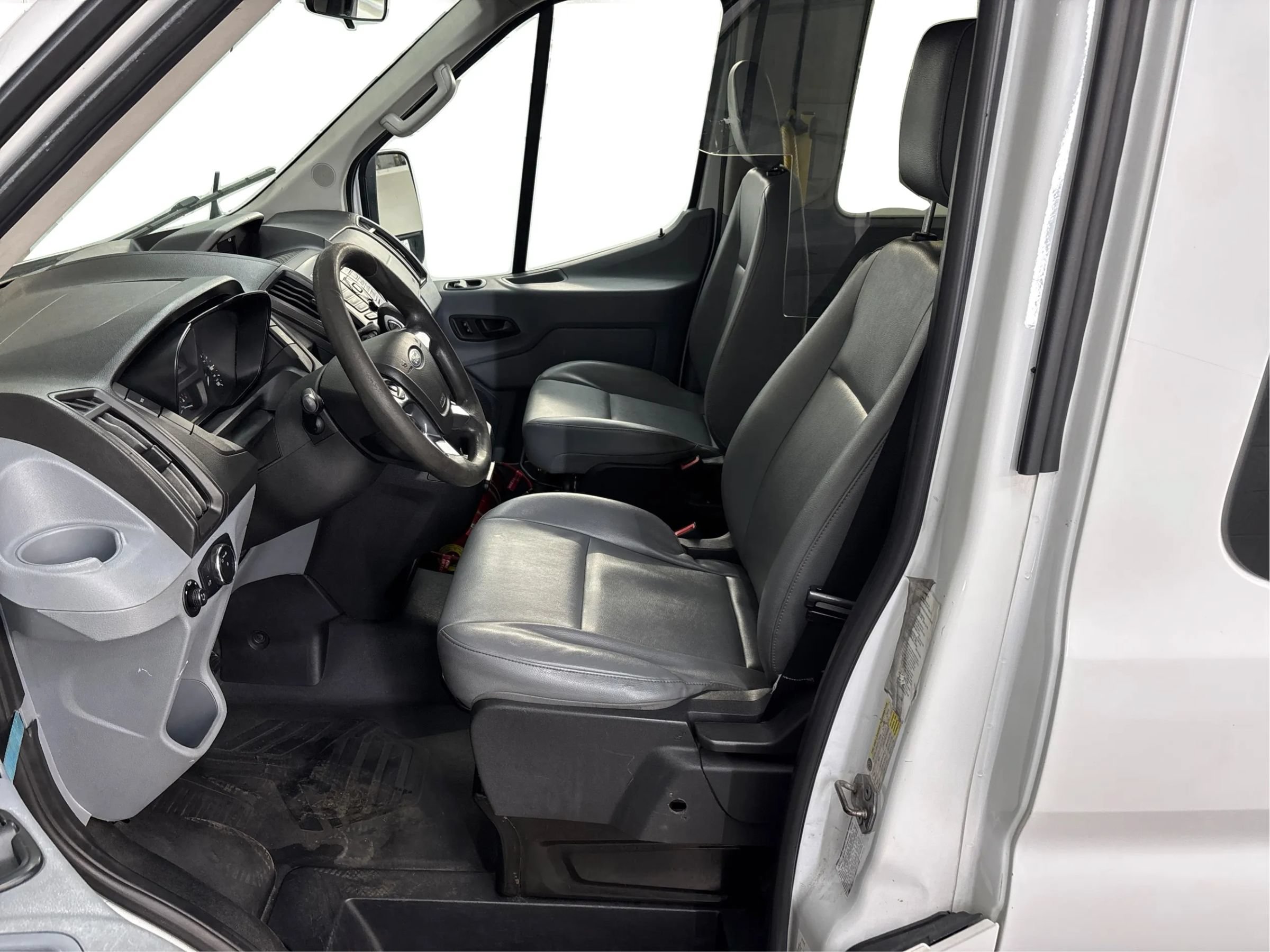 Used 2019 Ford Transit 350 XL RWD image 13