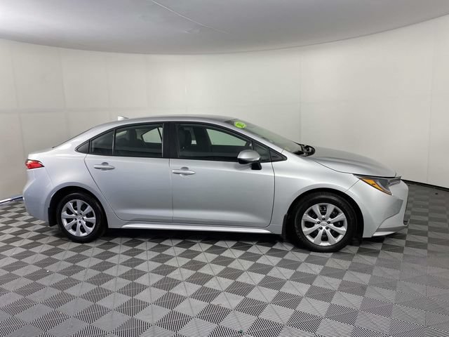 Used 2025 Toyota Corolla LE FWD image 10