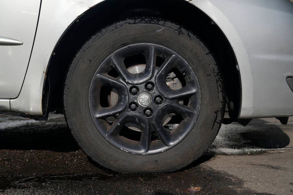 Used 2005 Toyota Sienna XLE image 12