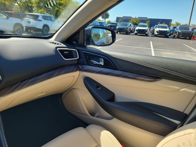 Used 2017 Nissan Maxima Platinum w/ Medallion Package image 18