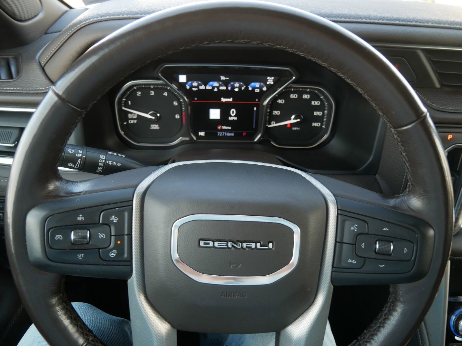 Used 2021 GMC Yukon Denali w/ Denali Premium Package image 24