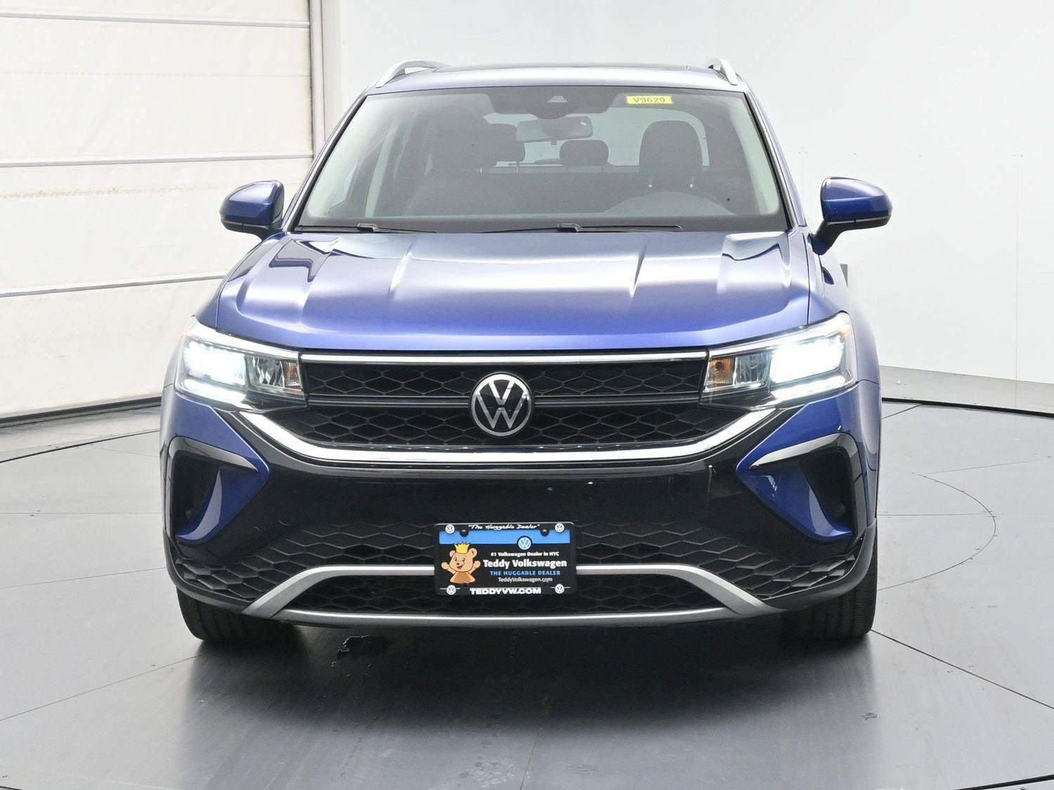 Used 2022 Volkswagen Taos SE w/ Panoramic Sunroof Package AWD/4WD image 26