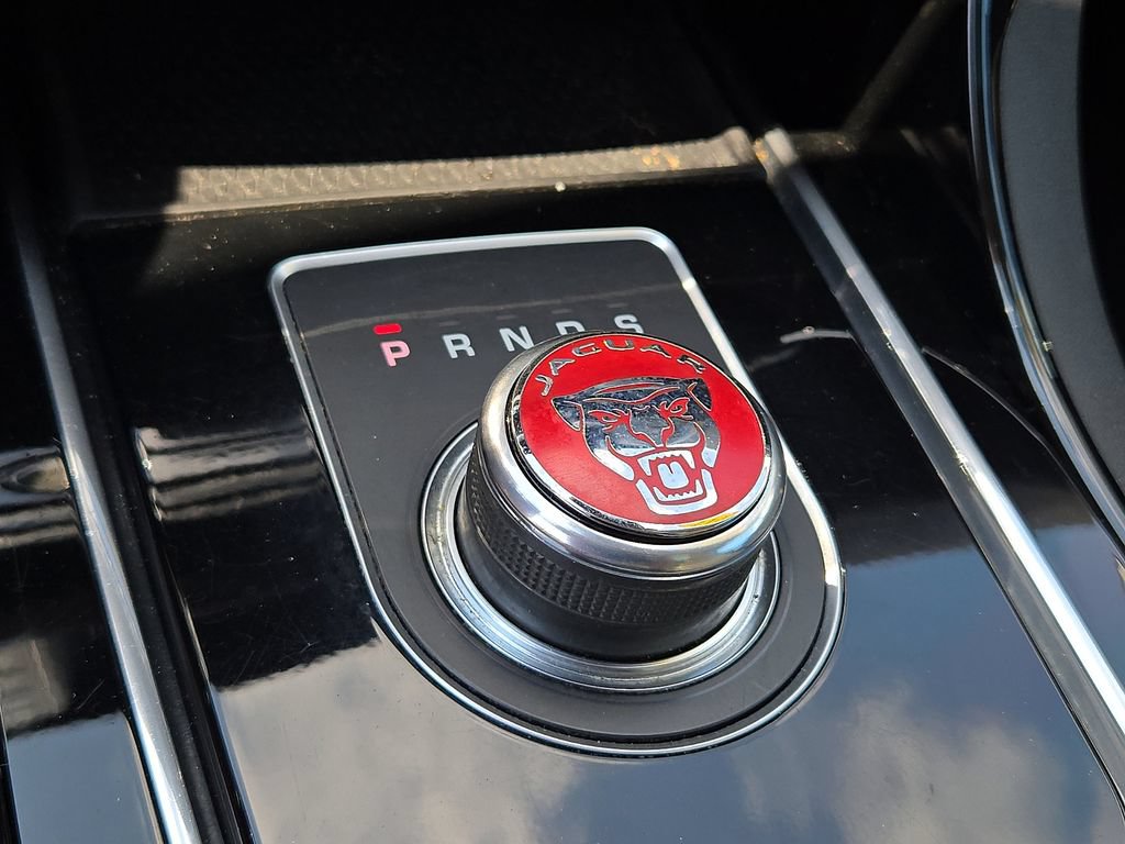 Used 2017 Jaguar XE Premium AWD/4WD image 24