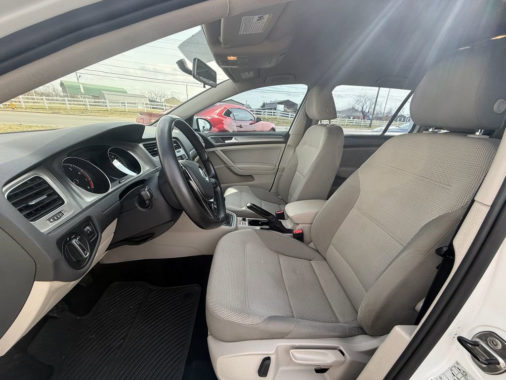 Used 2016 Volkswagen Golf S image 12