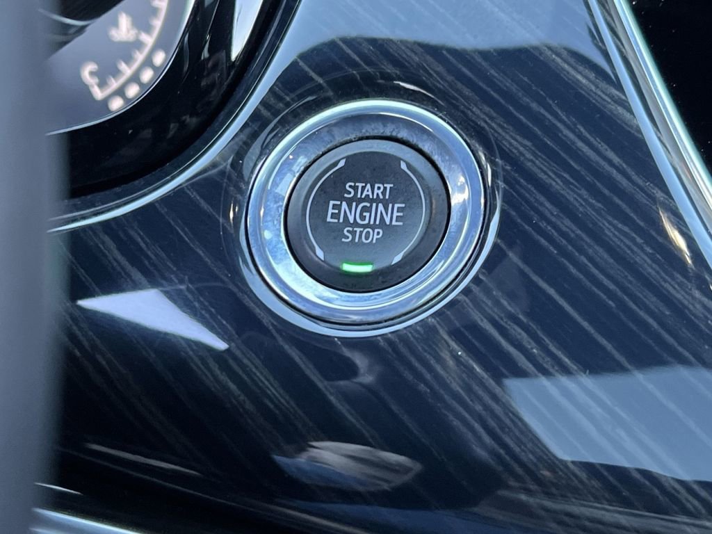 Used 2024 Cadillac XT6 Premium Luxury image 32