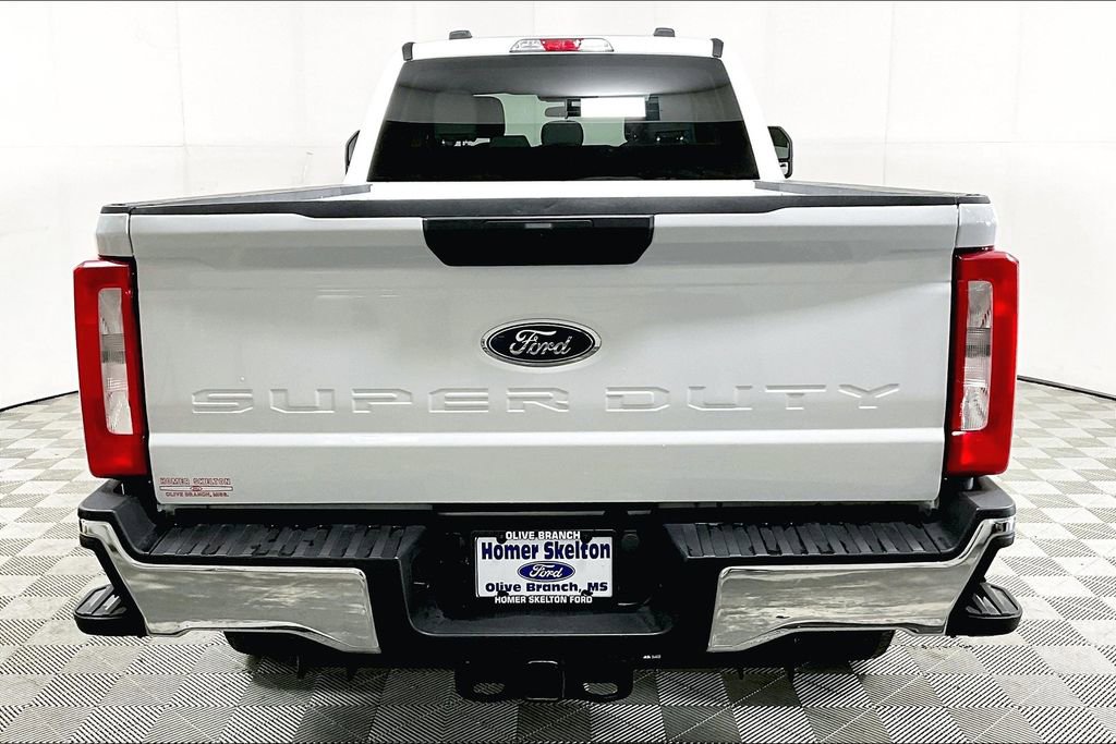Used 2024 Ford F250 XLT image 4