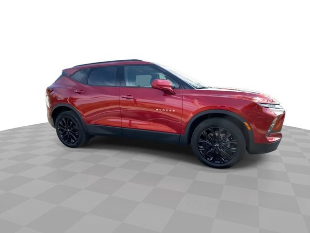 Used 2024 Chevrolet Blazer LT w/ Convenience Package AWD/4WD image 3