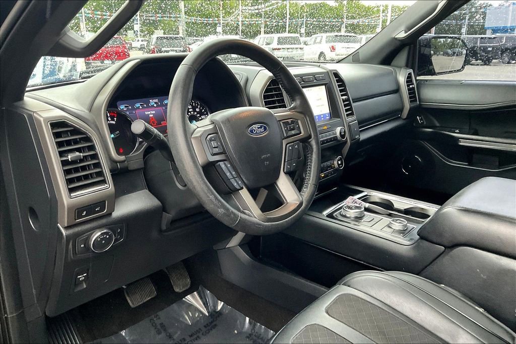 Used 2020 Ford Expedition XLT w/ Equipment Group 202A AWD/4WD image 13