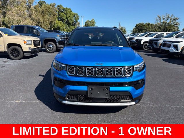 Used 2025 Jeep Compass Limited w/ Elite Group AWD/4WD image 2