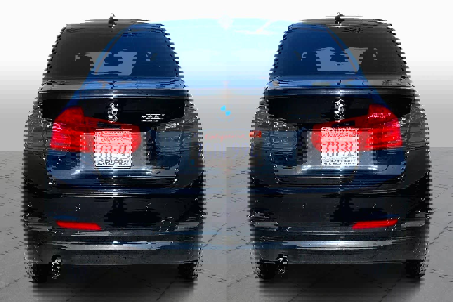 Used 2014 BMW 320i Sedan image 4