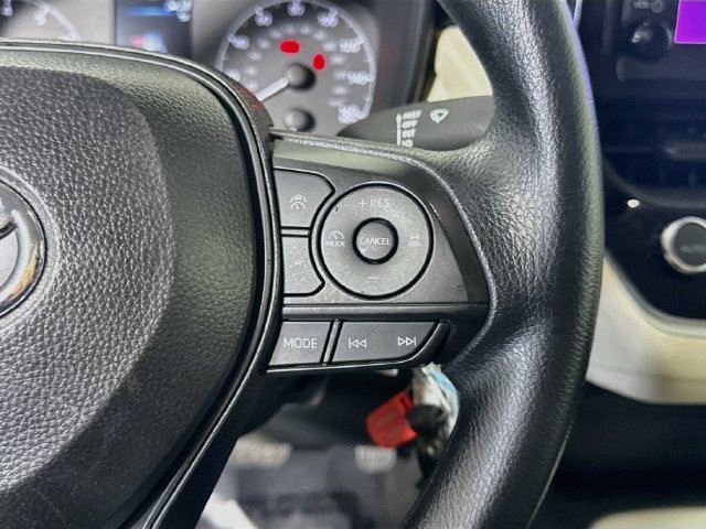 Used 2025 Toyota Corolla LE FWD image 14